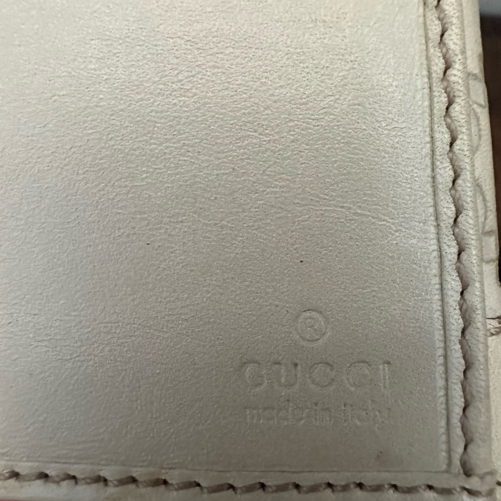 Gucci Beige Monogram Clutch - Picture 7 of 7